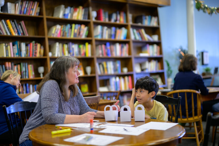 kids tutor Book Bums. by Malinda Hartong, @TheHartongs | Photojournalists