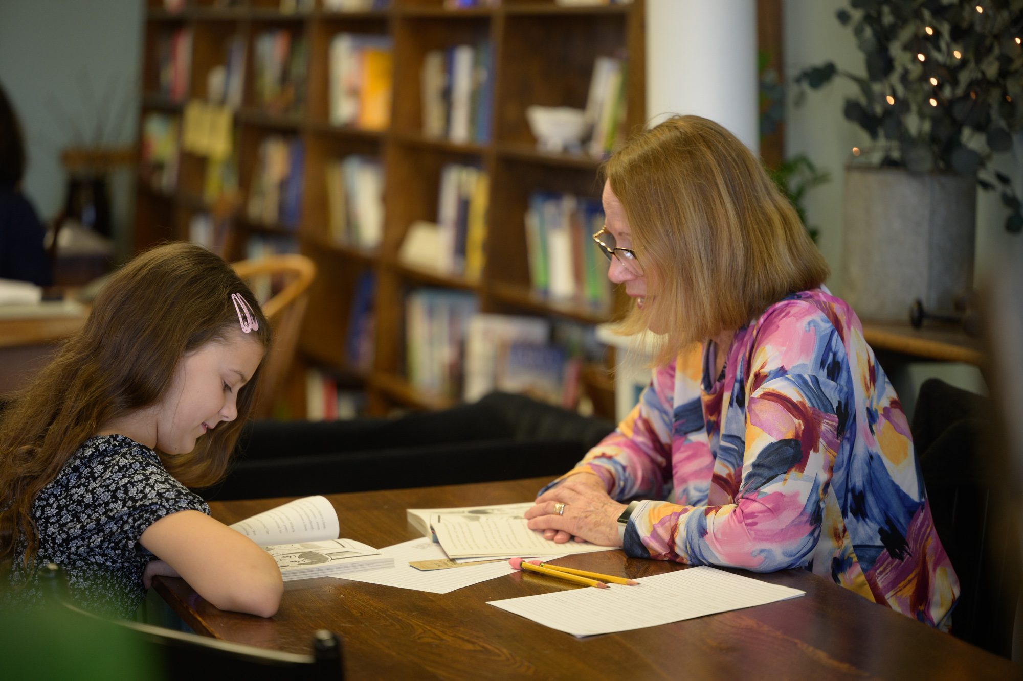 kids tutor Book Bums. by Malinda Hartong, @TheHartongs | Photojournalists