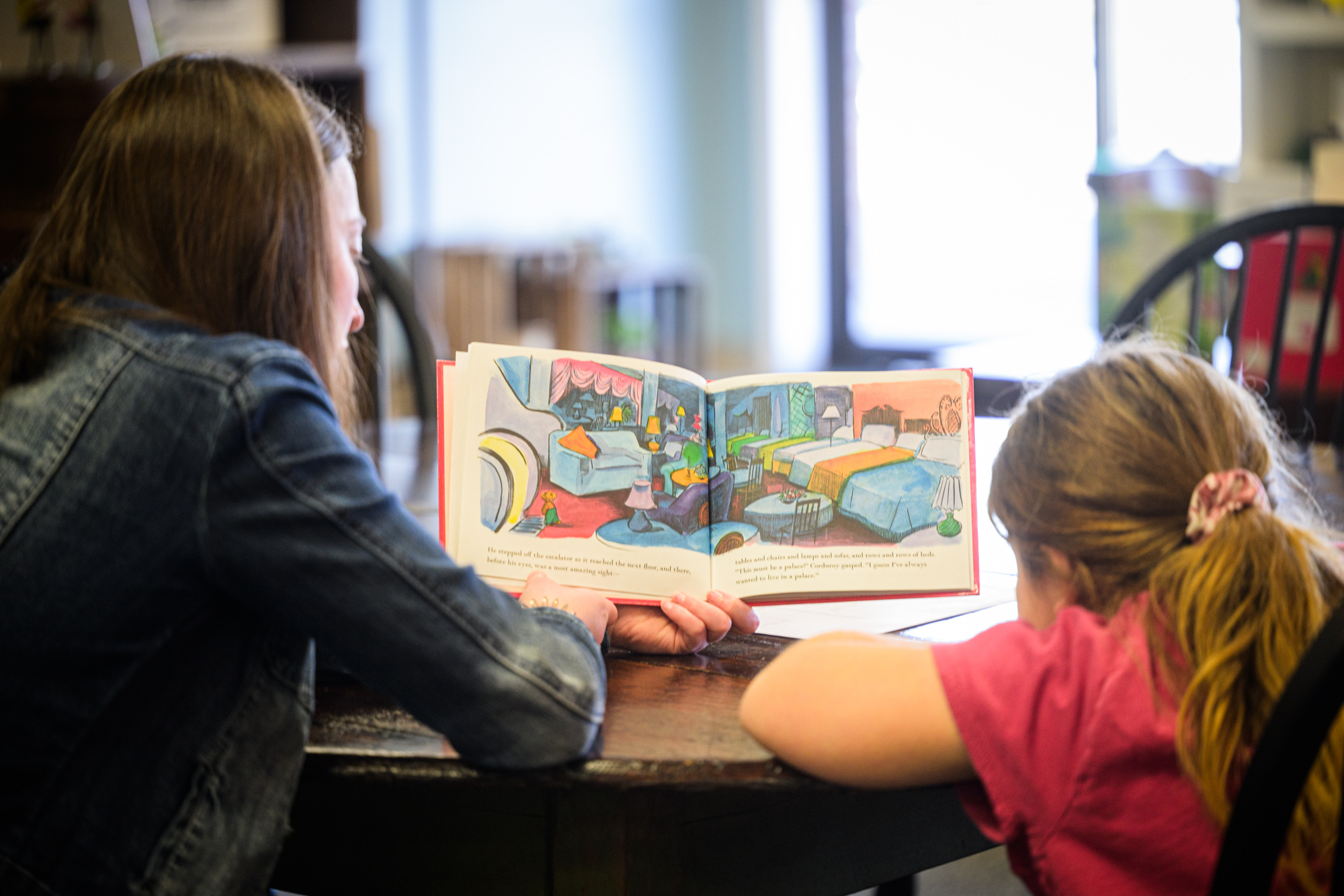 Book Bums. by Malinda Hartong, @TheHartongs | Photojournalists